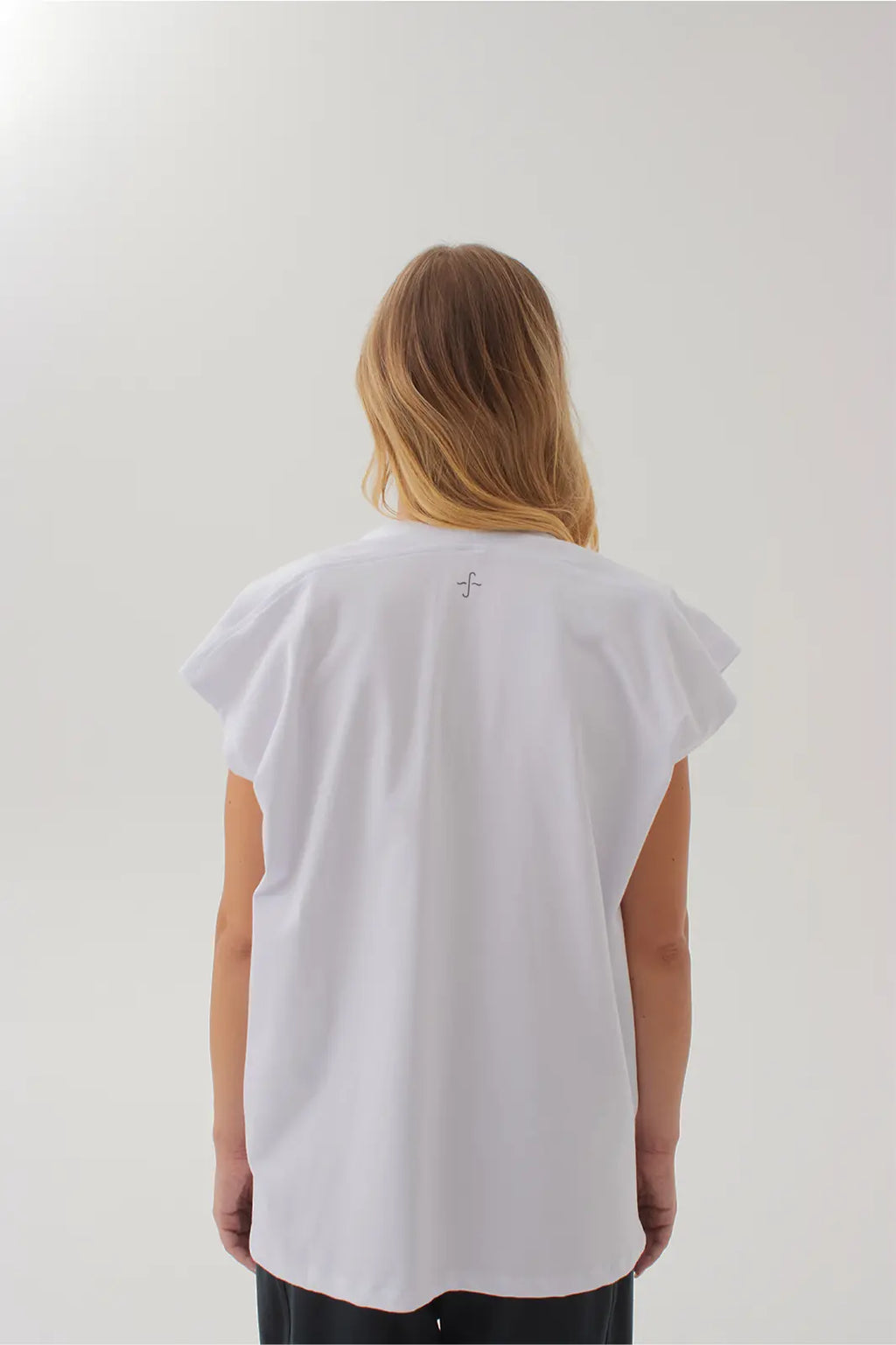 V-Shape Tee Snowwhite